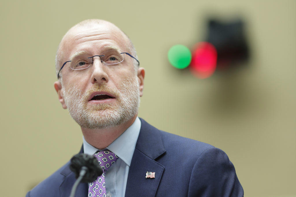 FCC bãi bỏ quy định an ninh mạng với nhà mạng bất chấp tấn công từ Trung Quốc