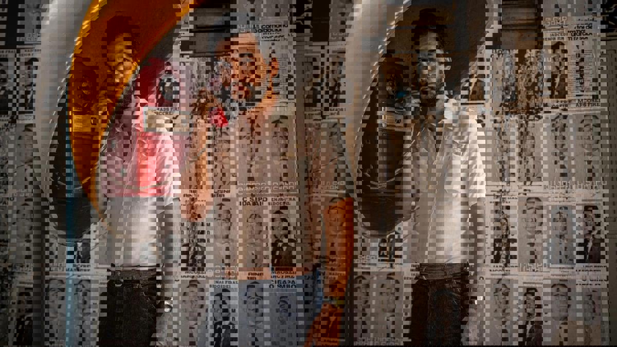 The Secret Agent review: phim tội phạm chính trị của Kleber Mendonça Filho