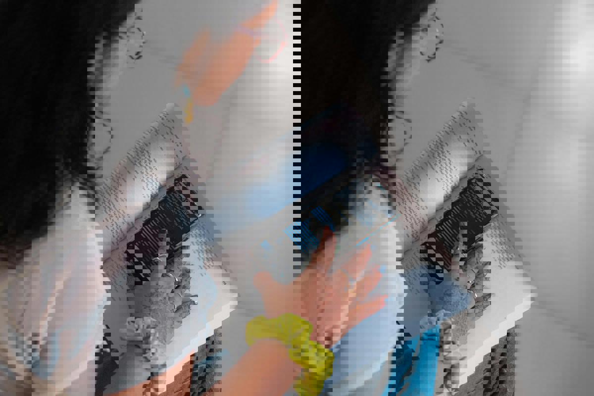 Benchmark mới kiểm tra chatbot có bảo vệ sức khỏe tinh thần con người hay không