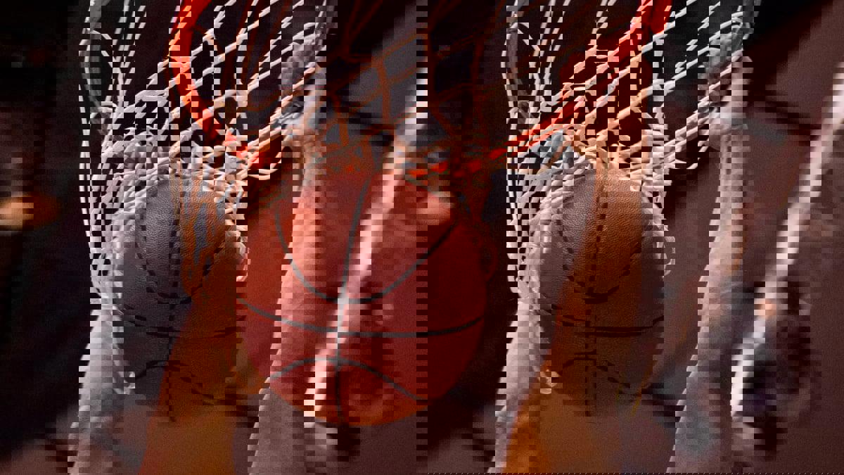 Cách xem trận NBA trực tiếp miễn phí: lựa chọn hợp pháp và lời khuyên