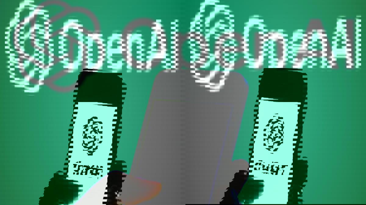 Người dùng ChatGPT phản ứng vì 'quảng cáo' — OpenAI nói không phải vậy