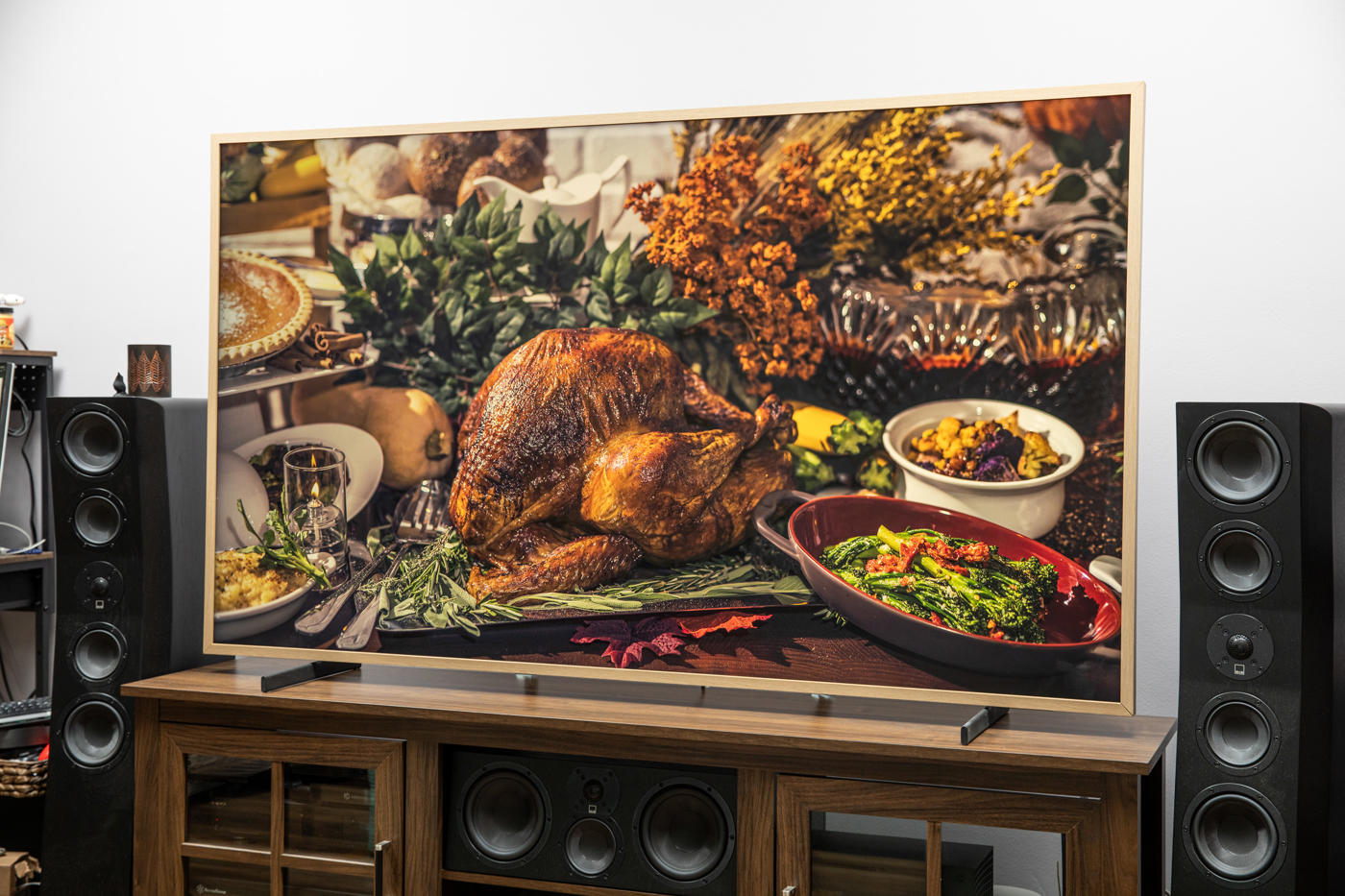 Mua Frame TV? Có thể tiết kiệm một chút mà vẫn ổn