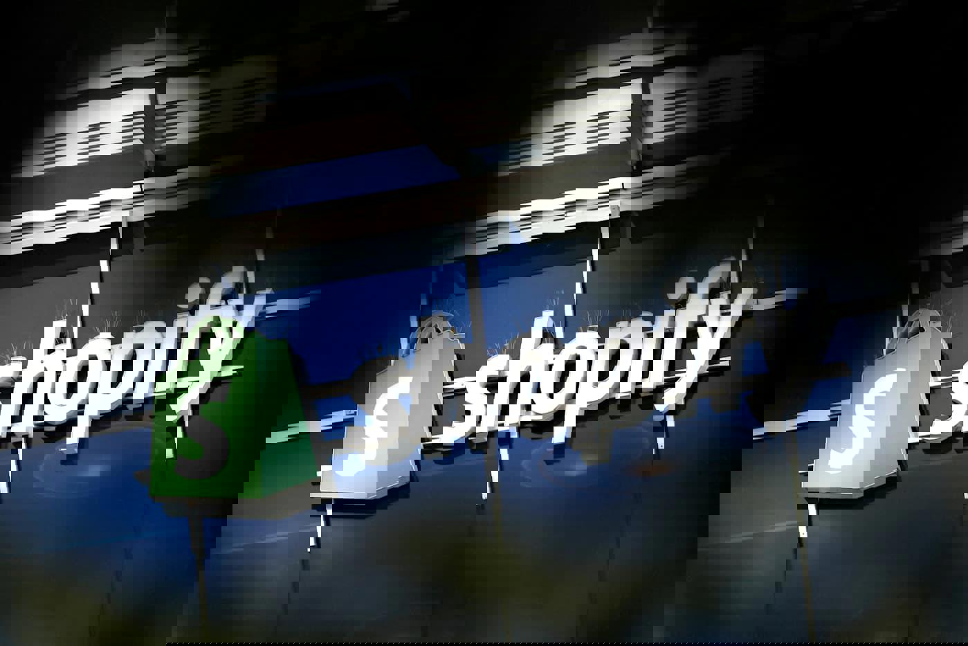 Shopify sập giữa Cyber Monday khiến mua sắm trực tuyến gián đoạn