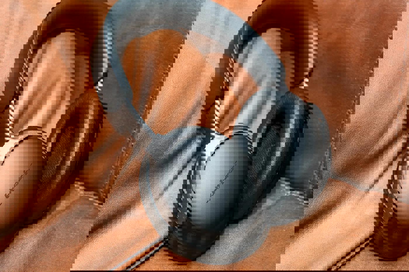 Bose và Sony giảm tới 200 USD trước Black Friday