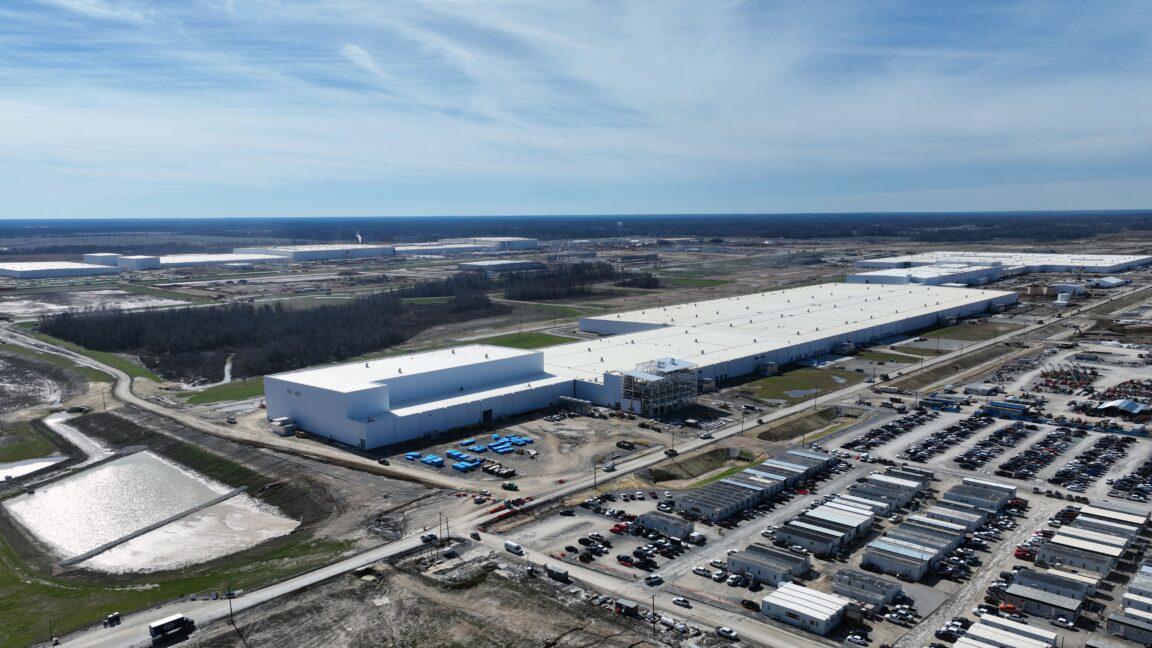 Ford và SK On chấm dứt liên doanh sản xuất pin giữa bối cảnh nhu cầu EV giảm