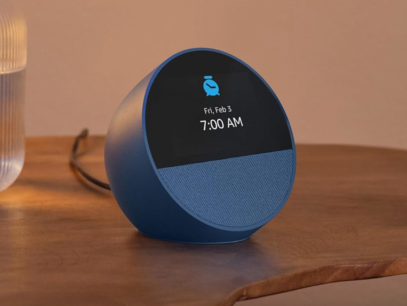Amazon Black Friday: Echo Spot smart alarm clock chỉ còn 50 USD