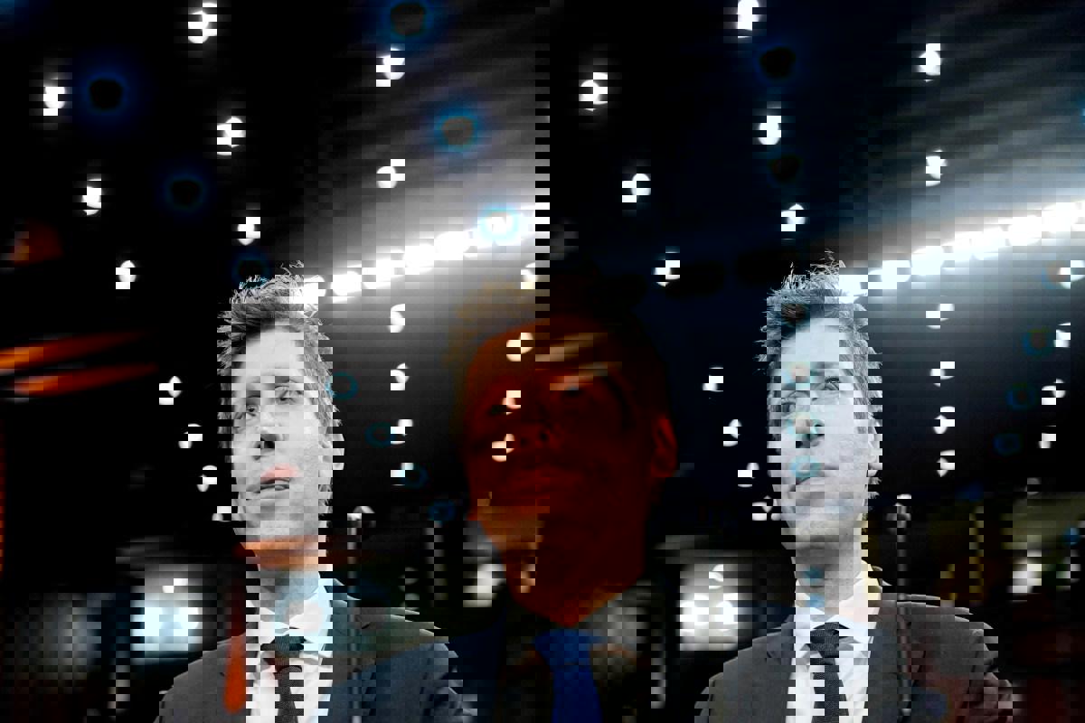 OpenAI đáp trả Google bằng GPT-5.2 sau memo 'code red'