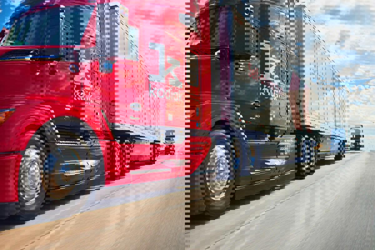 California có thể dỡ lệnh cấm xe tải tự lái trong thời gian tới