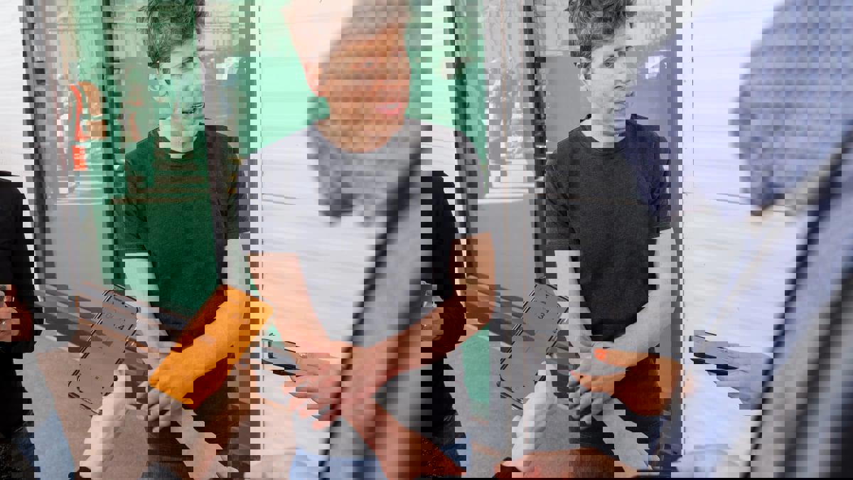 Sam Altman tiết lộ “vibes” về thiết bị AI của OpenAI