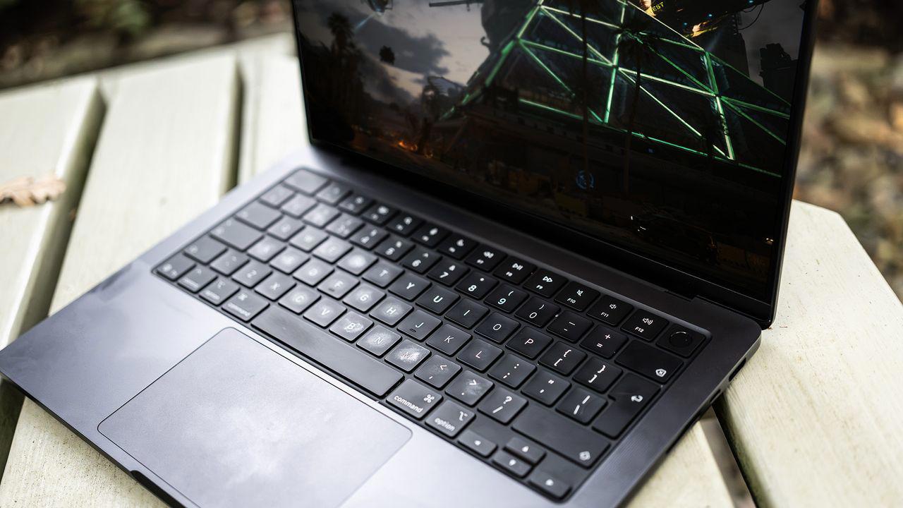 Intel có thể sản xuất chip M-series cho Apple — bước ngoặt trong chuỗi cung ứng