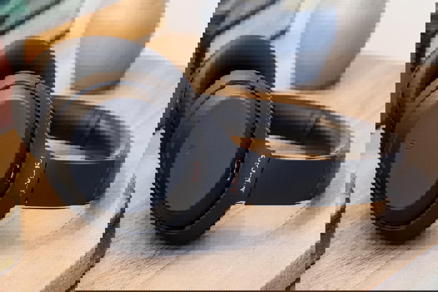 Sony WH-1000XM4 giảm hơn 50% trong đợt Black Friday