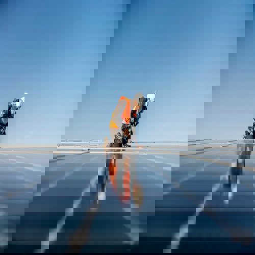 Meta quay lại với năng lượng mặt trời giữa bùng nổ trung tâm dữ liệu