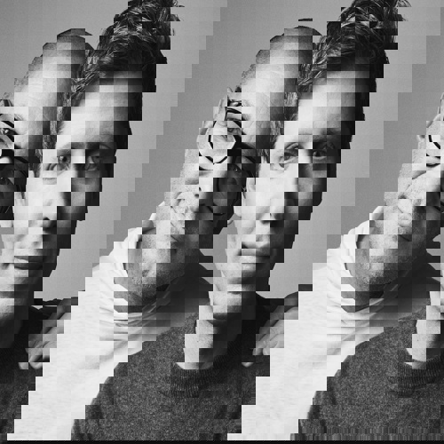 Altman: Thiết bị AI của OpenAI 'bình yên hơn' iPhone