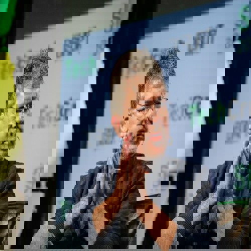 Apple bổ nhiệm lãnh đạo AI mới khi John Giannandrea rời đi