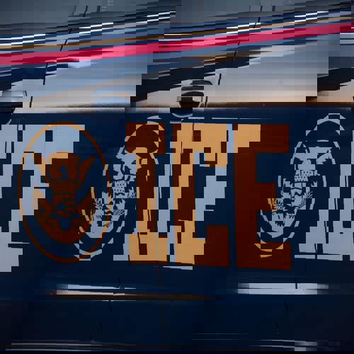 Nhà phát triển ICEBlock kiện chính phủ liên bang